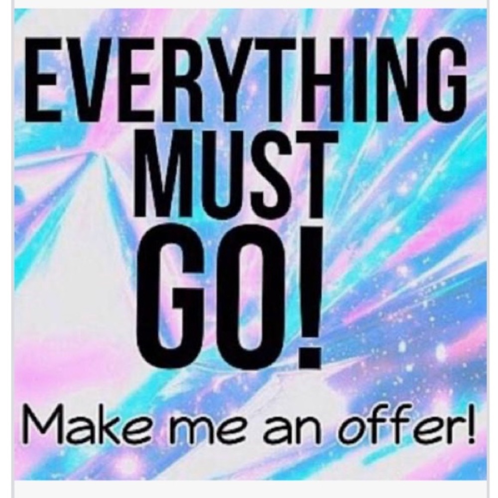 ✨CLOSET CLEAN-OUT MAKE ME AN OFFER & I WILL ACCEPT IT!BUNDLES GET BETTER DEALS✨